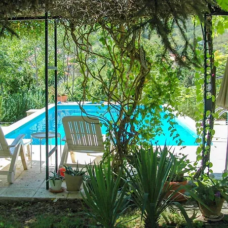 Regina Serafina Villa *