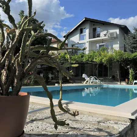 Vila Regina Serafina *