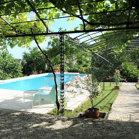 Vilă Regina Serafina *