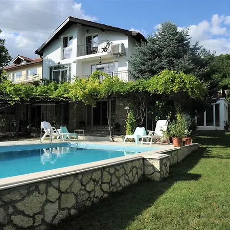 Regina Serafina Villa