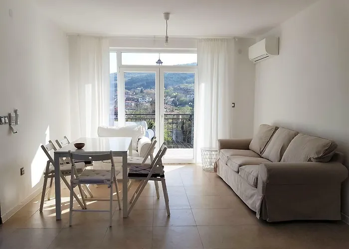 Willa Regina Serafina *